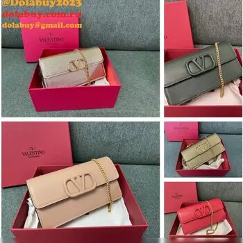TOP Valentino Garavani Grained Calfskin Clutch